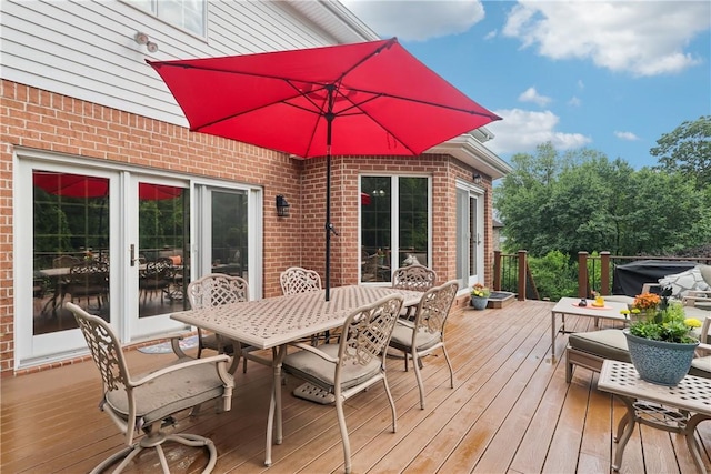308 Heather Hill Dr, Pine Twp, PA 15044 - wooden terrace featuring outdoor dining space and a hot tub