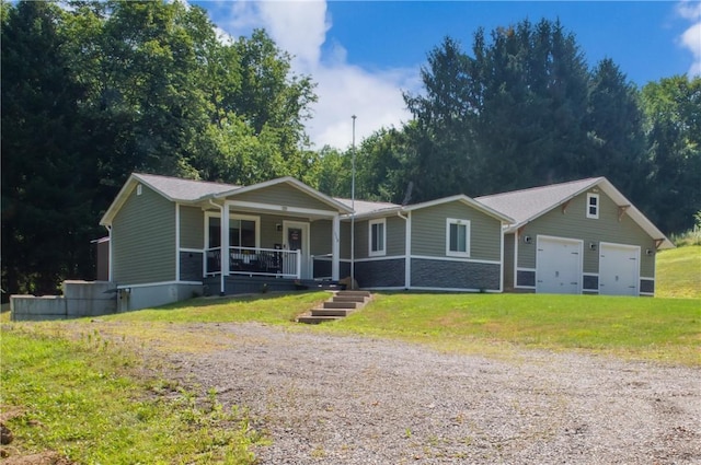 113 Betty Ln, Butler, PA 16002 - view of front of property with covered porch, driveway, and a front lawn