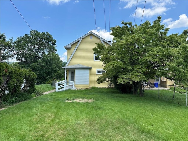 1804 Ridge Ave, Coraopolis, PA 15108 - back of property with a gambrel roof
