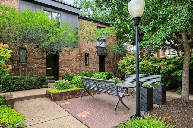 38 Foster Sq, Central North Side, PA 15212 - view of property's community featuring a patio