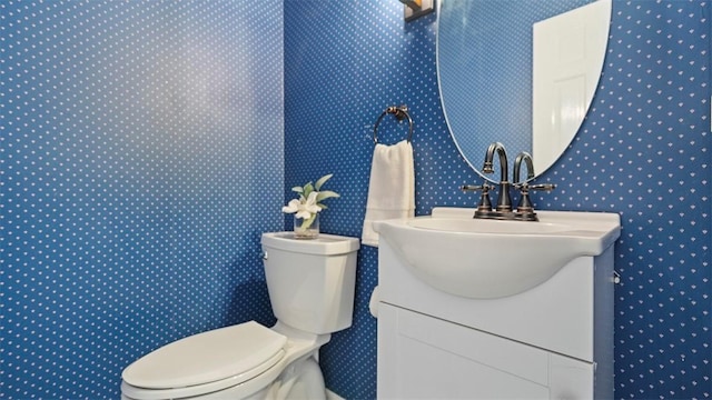 108 Trenton Cir, Peters Twp, PA 15317 - bathroom with wallpapered walls and vanity