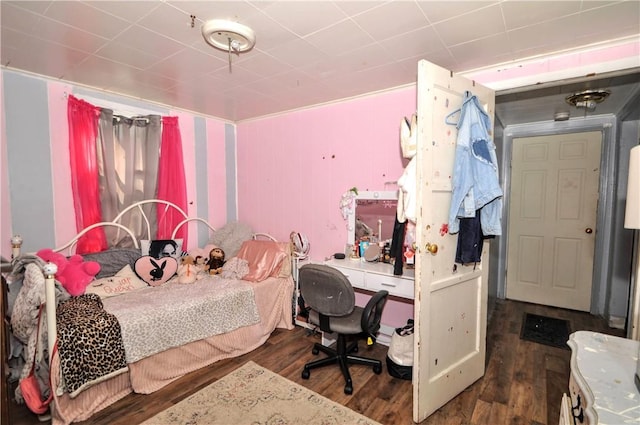 8263 Mentor Rd, Forward Twp, PA 15037 - bedroom with wood finished floors