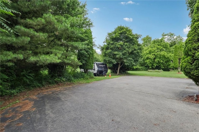 168 Debernardo Ln, Mahoning Twp, PA 16132 - view of street