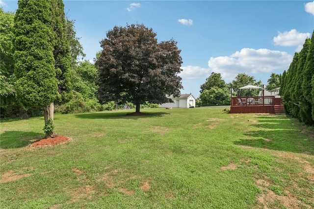 168 Debernardo Ln, Mahoning Twp, PA 16132 - view of green lawn with a deck