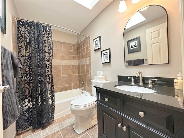 157 Aberdeen Dr, Mccandless, PA 15237 - bathroom with shower / bath combo with shower curtain and vanity
