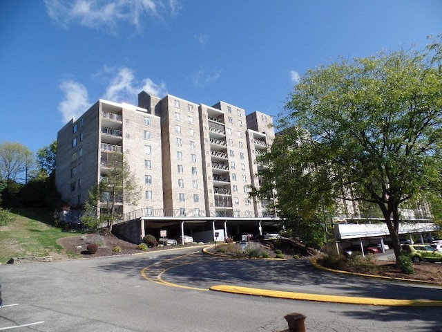2160 Greentree Rd Unit 701W, Pittsburgh, PA 15220 - view of apartment building / complex with parking