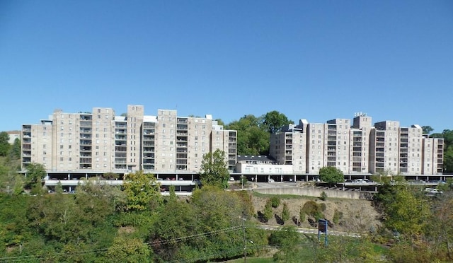 2160 Greentree Rd Unit 701W, Pittsburgh, PA 15220 - view of apartment building / complex