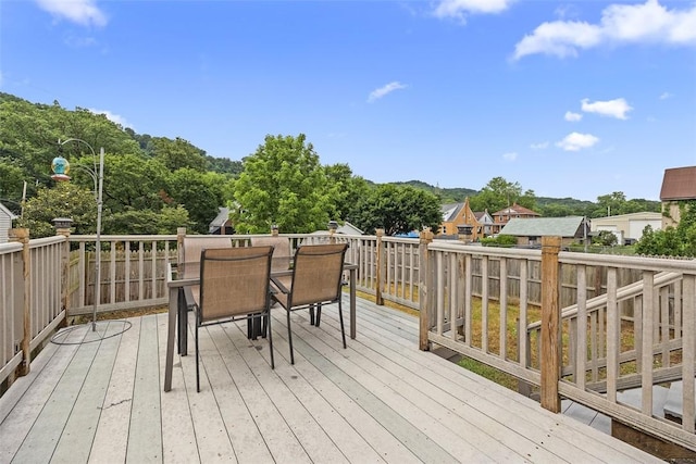 107 Ambridge Ave, Leet Twp, PA 15003 - wooden terrace with outdoor dining area
