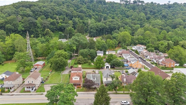 107 Ambridge Ave, Leet Twp, PA 15003 - aerial perspective of suburban area featuring a heavily wooded area