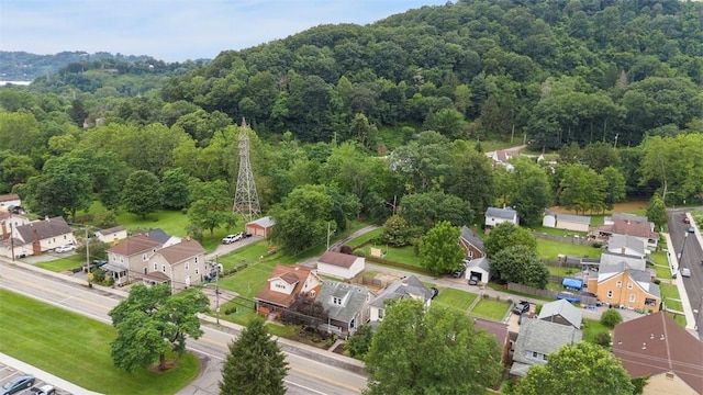 107 Ambridge Ave, Leet Twp, PA 15003 - aerial perspective of suburban area featuring a heavily wooded area