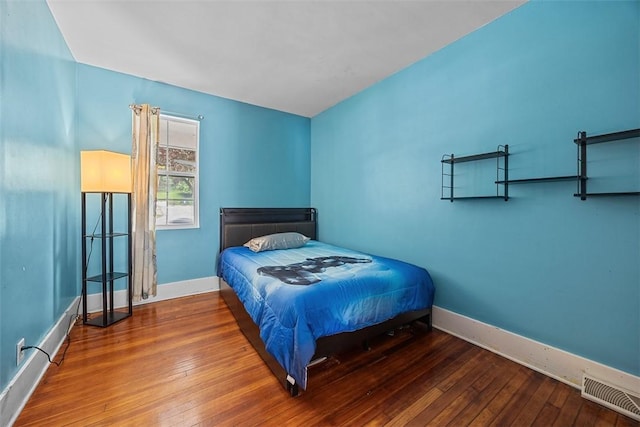 107 Ambridge Ave, Leet Twp, PA 15003 - bedroom featuring hardwood / wood-style flooring and baseboards