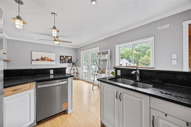 107 Ambridge Ave, Leet Twp, PA 15003 - kitchen featuring dishwasher, ceiling fan, crown molding, light wood-style floors, and white cabinets