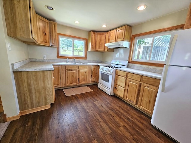 596 Beech St, City Of Washington, PA 15301 - kitchen featuring white appliances, under cabinet range hood, dark wood finished floors, light countertops, and recessed lighting