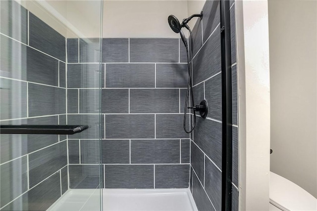 1122 Wade St, Aliquippa, PA 15001 - full bathroom with a stall shower and toilet