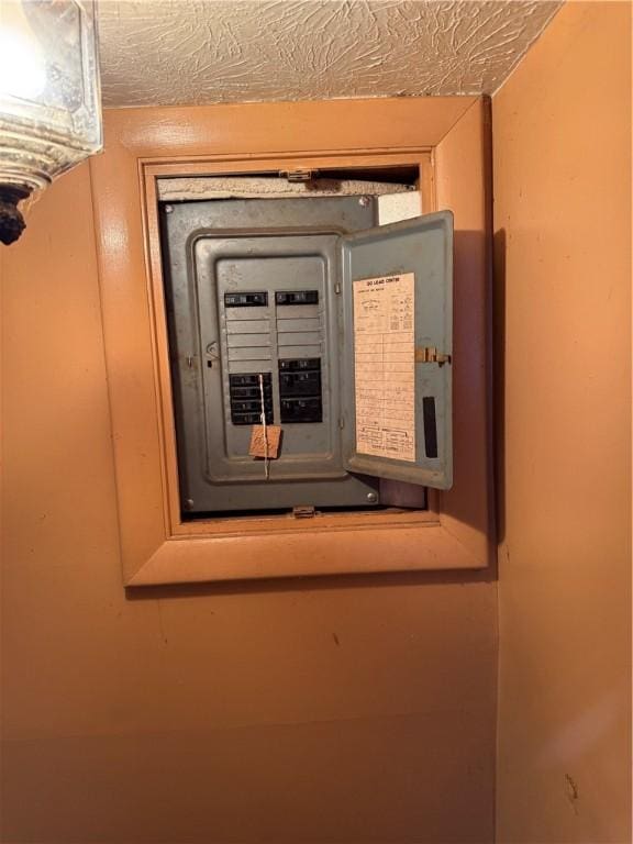 3067 N 3rd St, Jamestown, PA 16134 - utilities with electric panel