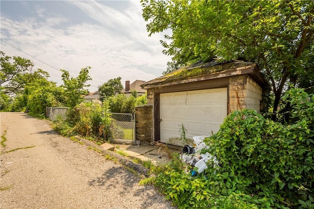 1246 Clairhaven St, Crafton Heights, PA 15205 - detached garage with a gate