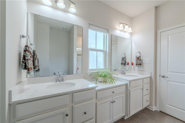 812 Theda Dori St, Cranberry Twp, PA 16066 - bathroom featuring double vanity