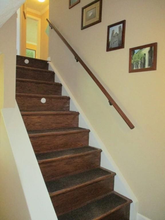5025 Bocktown Rd, Hopewell Twp, PA 15001 - view of stairway