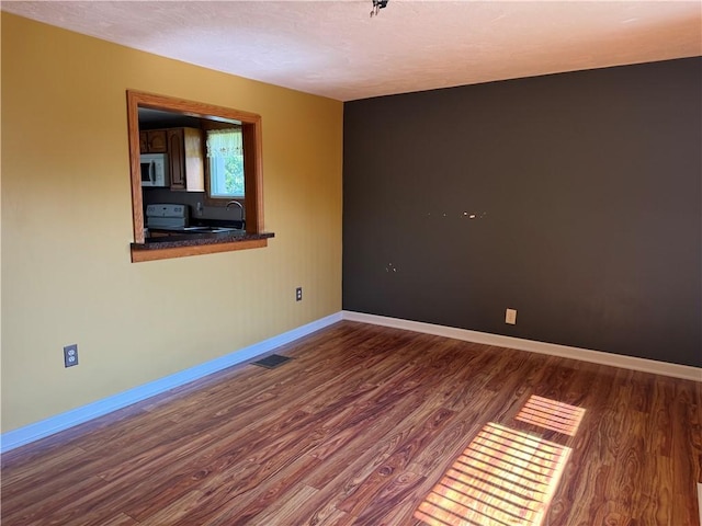 1032 S Cascade St, New Castle, PA 16101 - photo 4