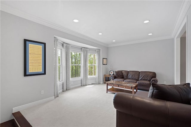 228 Highpointe Dr, Pittsburgh, PA 15220 - living area featuring carpet flooring, recessed lighting, and crown molding