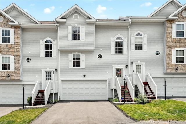 118 Cathedral Ct, Carnegie, PA 15106 - photo 1