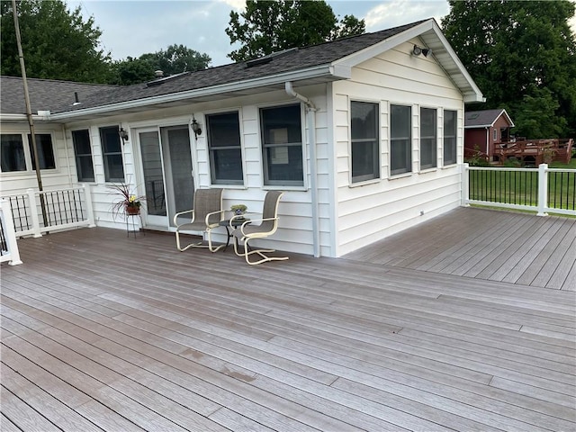 39 Hogue Rd, West Middlesex Boro, PA 16159 - view of deck