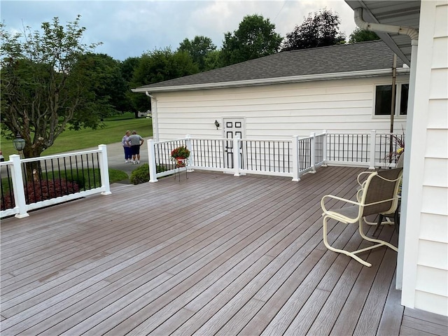 39 Hogue Rd, West Middlesex Boro, PA 16159 - view of deck