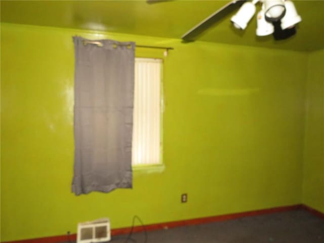 150 Marshall Dr, Penn Hills, PA 15235 - unfurnished room with baseboards