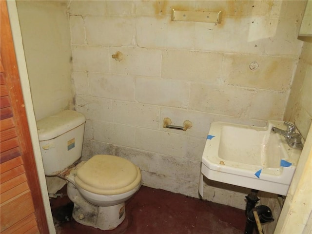 150 Marshall Dr, Penn Hills, PA 15235 - half bath with a sink and concrete flooring