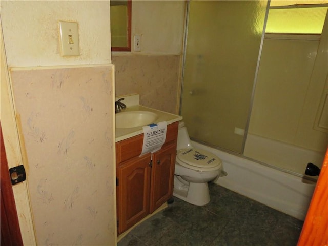 150 Marshall Dr, Penn Hills, PA 15235 - full bath with vanity and bath / shower combo with glass door