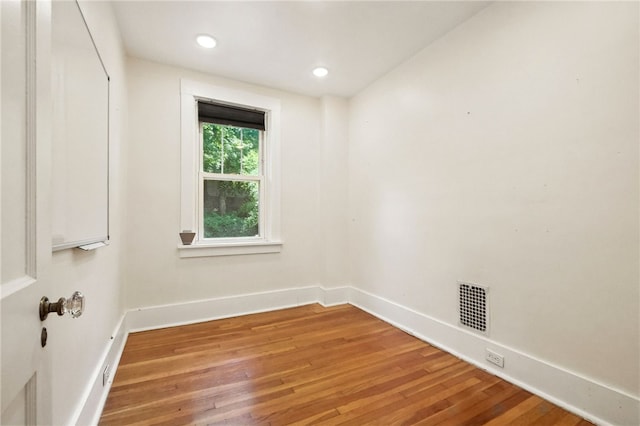 5248 Beelermont Pl, Squirrel Hill, PA 15217 - spare room featuring wood finished floors and recessed lighting