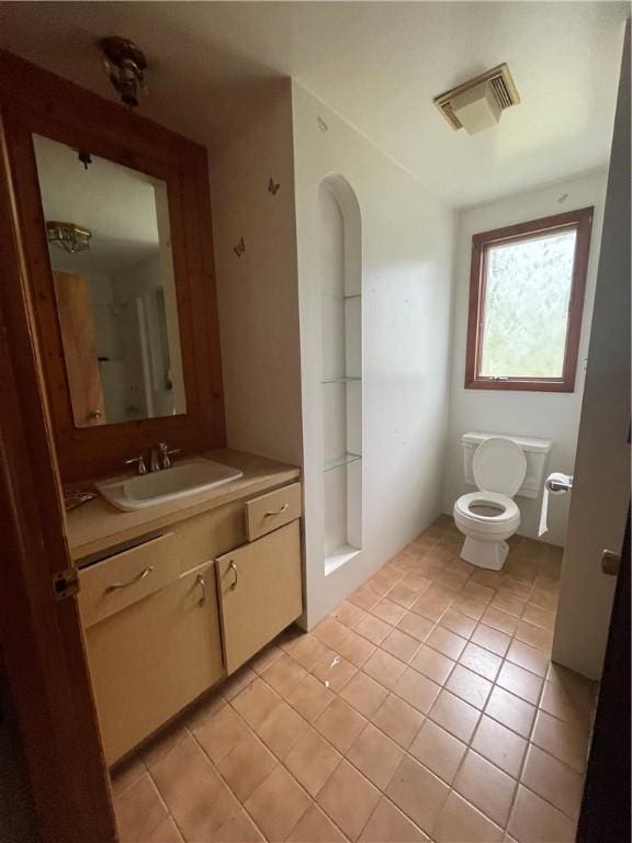 262 Twin Bridges Rd, Charleroi Boro, PA 15022 - bathroom with vanity and tile patterned flooring