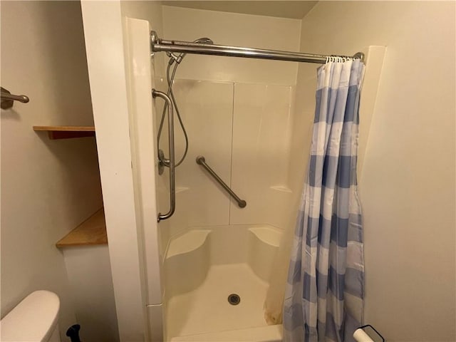 33 Orchard Ln, Carroll Twp, PA 15063 - full bathroom with curtained shower and toilet