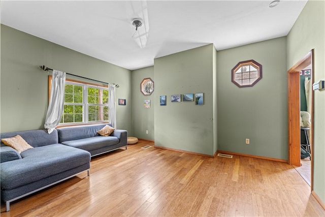 213 Pennsylvania Ave, Emsworth, PA 15202 - living room featuring hardwood / wood-style floors and baseboards