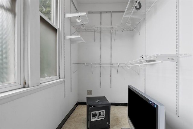 849 Hiland Ave, Coraopolis, PA 15108 - view of walk in closet