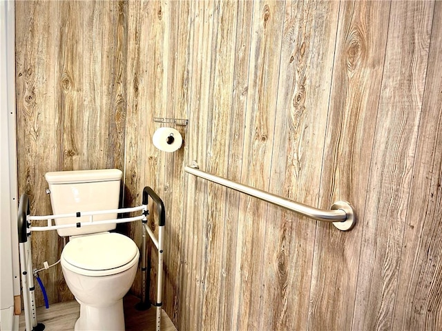 1017 Johnston Ave, Kittanning Boro, PA 16201 - bathroom with toilet