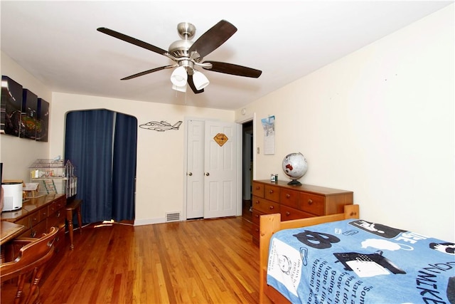 731 Kewanna Ave, Mt Lebanon, PA 15234 - bedroom featuring wood finished floors and ceiling fan