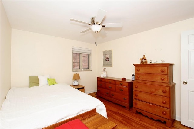 731 Kewanna Ave, Mt Lebanon, PA 15234 - bedroom with wood finished floors and a ceiling fan