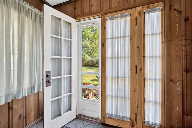 510 7th St, Patterson Heights, PA 15010 - doorway featuring tile patterned floors
