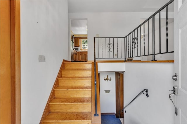 428 Englewood Dr, Ross Twp, PA 15237 - view of staircase