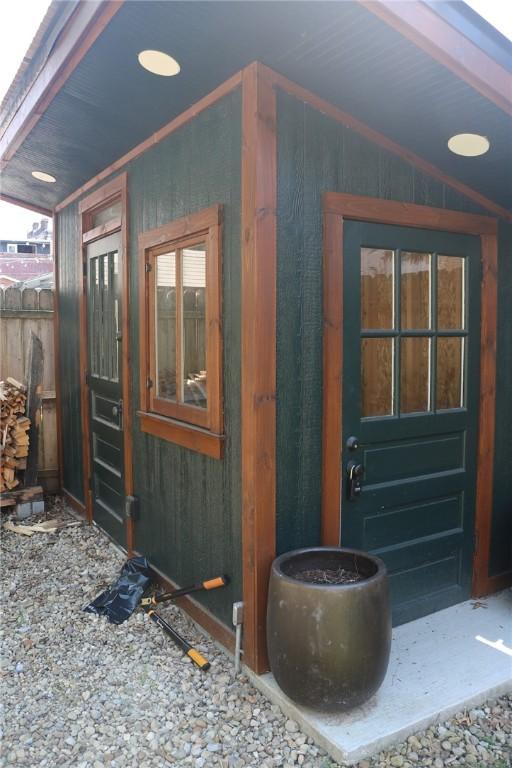 611 Jacksonia St, Central North Side, PA 15212 - view of outbuilding