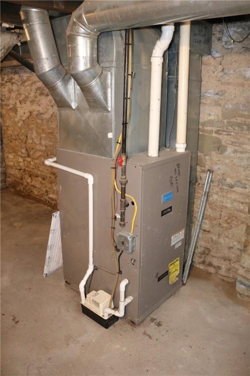 611 Jacksonia St, Central North Side, PA 15212 - utilities with heating unit