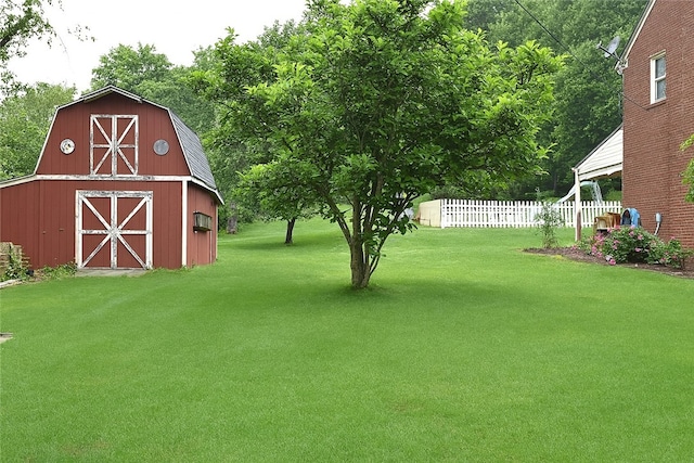 714 Colonial, Washington Twp, PA 15613 - view of yard featuring a barn and an outdoor structure