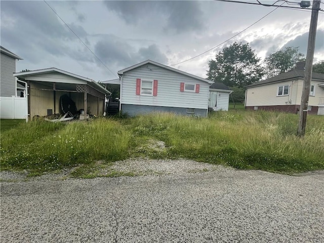 137 Front St, Derry Twp, PA 15717 - view of property exterior