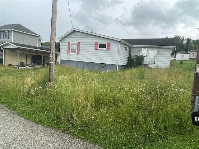 137 Front St, Derry Twp, PA 15717 - view of property exterior