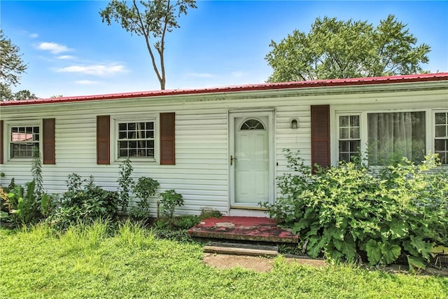 129 Shenango Park Rd, Pymatuning Twp, PA 16154 - view of front of home