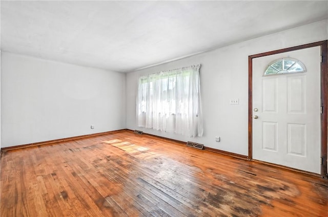 129 Shenango Park Rd, Pymatuning Twp, PA 16154 - entrance foyer featuring hardwood / wood-style flooring and baseboards