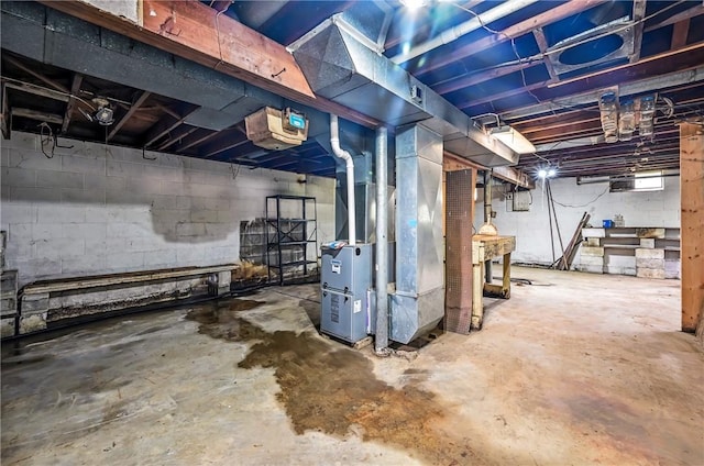 129 Shenango Park Rd, Pymatuning Twp, PA 16154 - unfinished below grade area featuring heating unit