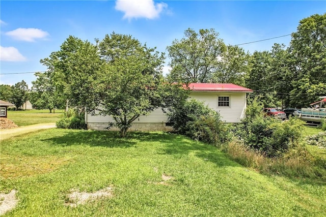 129 Shenango Park Rd, Pymatuning Twp, PA 16154 - view of grassy yard