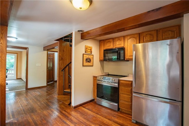 385 Wallace Run Rd, Big Beaver, PA 15010 - kitchen featuring stainless steel appliances, dark wood-style flooring, light countertops, and brown cabinetry